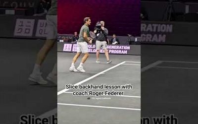 Slice backhand lesson with coach Roger Federer for these kids at the @LaverCup 2023