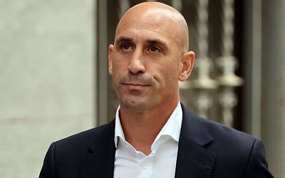Luis Rubiales: Prosecutors seek 2.5-year jail term for Spanish soccer boss over unwanted World Cup kiss