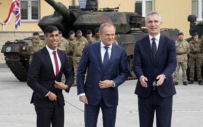 UK puts its defense industry on 'war footing' as it gives Ukraine $620 million in new military aid