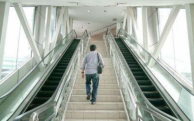 Ditch the lift and take the stairs to cut risk of early death by a quarter, scientists say