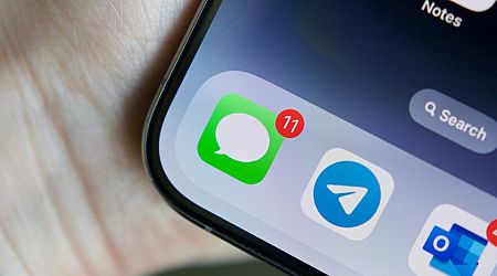 How to schedule a text message on your iPhone