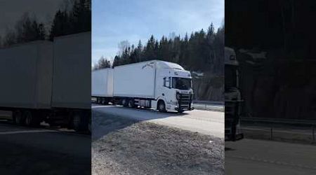 #truckspotting #truck #sweden #scania #scaniav8 #honk @truckspotter_medelpad @Jltruckspottar