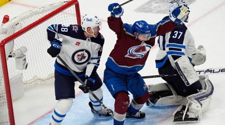 3rd period barrage gives Colorado series lead as Jets lose to Avalanche 6-2