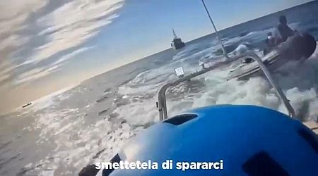 Migranti, spari della guardia costiera libica contro la nave Mare Jonio: il video dal gommone della ong Mediterranea