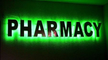 Pharmacies open today 9am to 12pm & 4 to 7pm
