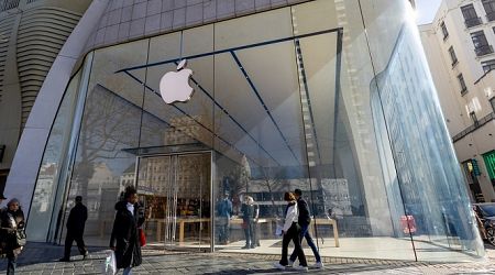 Apple reports 4% revenue drop in Q2