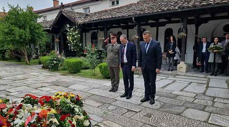 Bulgarian Delegation Pays Tribute at Gotse Delchev's Grave in Skopje