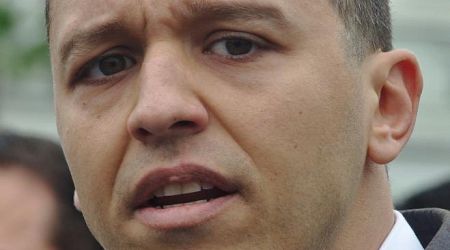 Neonazi leader Kasidiaris requests prison release