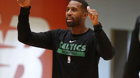 Hornets hire Celtics assistant Lee as head coach