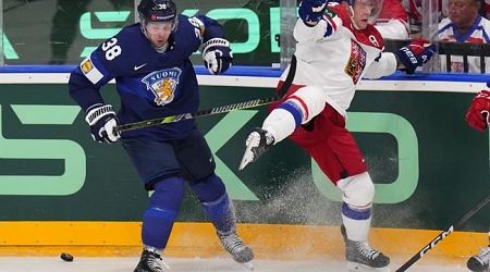 Sweden defeats the US 5-2 at the start of the ice hockey world championship