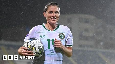 Farrelly calls time on Republic of Ireland career