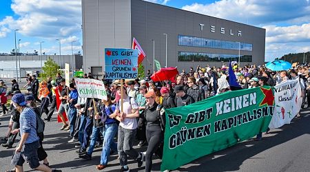 1,000 activists march on German Tesla factory