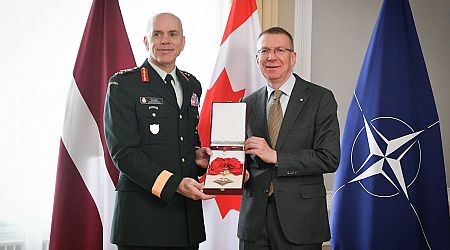 Latvian state decoration given to Canada's army commander