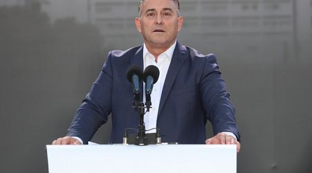  [WATCH] Abela is attacking institutions he cannot control, PN leader tells protestors 