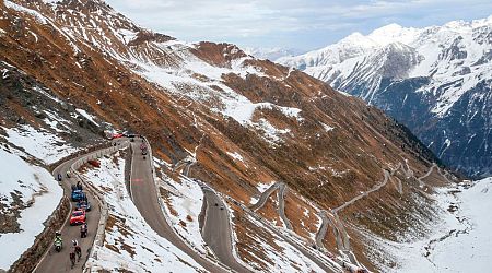 Risk of avalanches forces Giro d'Italia to avoid the Stelvio Pass on stage 16