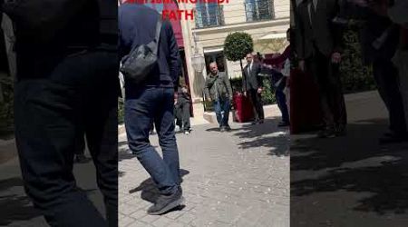 Jennifer Lopez left Hotel outside 10/may/2024#usa #celebritynews #jenniferlopez #jlo #paris #