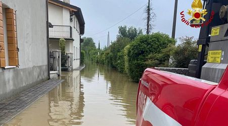 Homes cut off after river bursts banks in Veneto