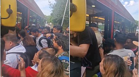 Video of massive crowd attempting to board bus in London goes viral, netizens question Britain's queue system