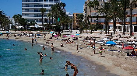 Spain travel warning as tourists could face 200 euro fines