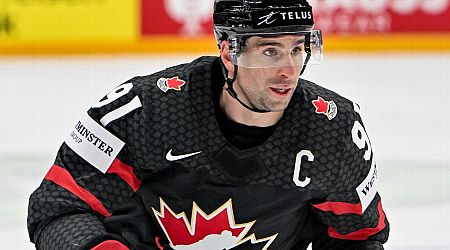 Canada up to 5-0, Sweden, Swiss into playoffs at hockey worlds