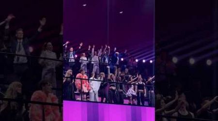 Joost Klein and the Netherlands dancing to Herreys at Eurovision