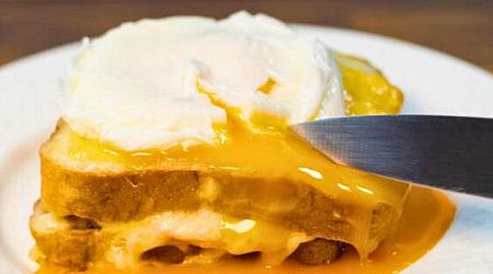 Chef reveals 'game-changing' way to poach eggs without vinegar in 45 seconds 