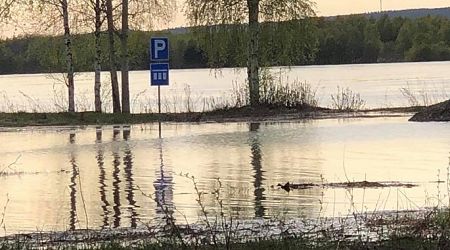 Melting snow floods different parts in Finland