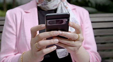 Why You Endlessly Scroll Through Your Phone, and How to Stop - CNET