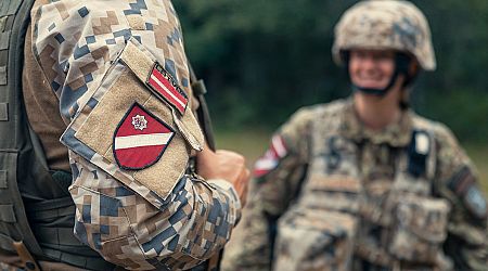 Russian dual citizens to be banned from Latvian defense service