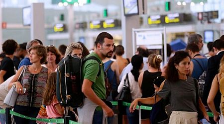UK tourists urged to get document which avoids strict new entry rules in Spain