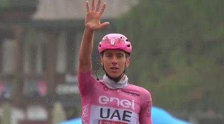 Cycling - Giro d&#39;Italia 2024 - Tadej Pogacar easily wins Giro stage 16... in the rain !