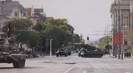 VIDEO: Red-star Soviet tanks appear in the heart of Budapest