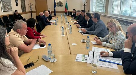 Economy Minister Nikolov Calls for Resignation of LB Bulgaricum Management