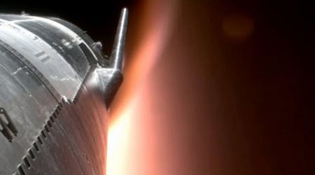 Wow! SpaceX Starship re-enters Earth&#39;s atmosphere during 4th flight, splashes down!