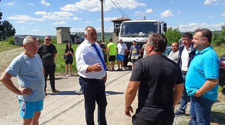 GERB Leader Borissov Visits Villages in Veliko Tarnovo Municipality Damaged by Hailstorm