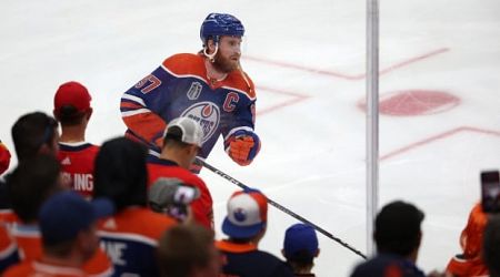 Oilers take on Panthers in do-or-die Game 4 of Stanley Cup final