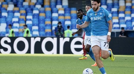 Soccer: Kvaratskhelia is not for sale say Napoli