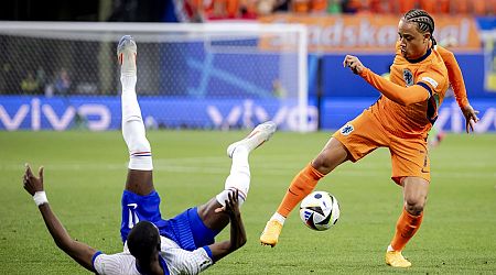 Dutch draw against France, Xavi Simon goal is disallowed