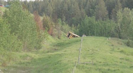 First responders praised following school bus crash in B.C.'s Cariboo region