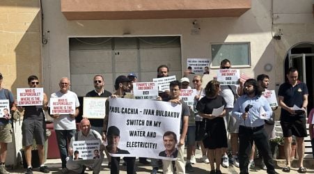 Tenants union holds solidarity protest with Swieqi man left without water and electricity 
