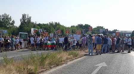 Solar Power Plant Owners Stage National Protest, Temporarily Block Sofia-Ruse Road