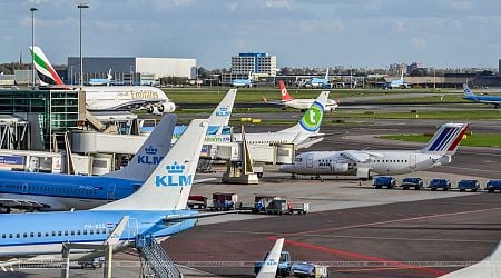 Amsterdam calls for 20% cut in Schiphol flights, night closures