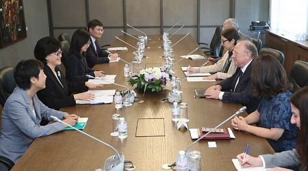 Foreign Ministry Meets with Special Representative for CEE-China Cooperation Initiative 