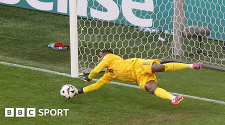 Maignan mocks penalty rules after retaken Poland kick