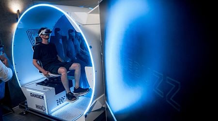 Hungarian-developed VR Space Cabin Unveiled