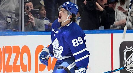 Maple Leafs extend qualifying offers to four players