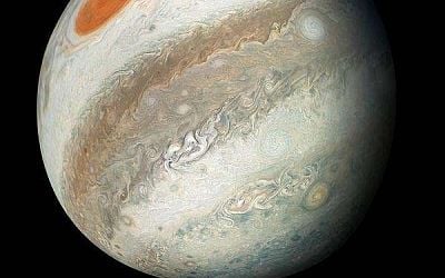 A new insight into Jupiter's shrinking Great Red Spot