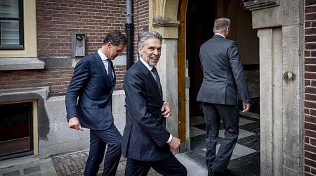 New Dutch cabinet formally takes office after being sworn in