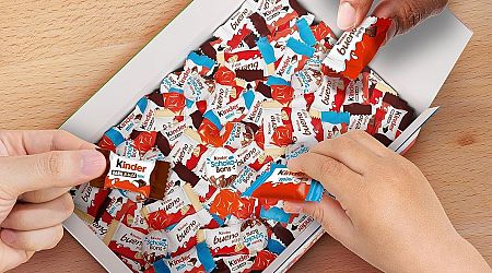 Kinder Happy Moments 1kg box with Bueno and Schokobons normally only in Germany now on Amazon