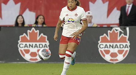Canadian teenager Olivia Smith leaves Portugal's Sporting CP for England's Liverpool